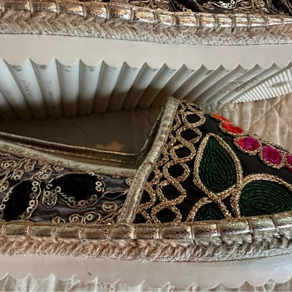 Patrizia by Spring Step Black/ Cream Slip-Ons- Size-39, women’s-NEW! Never worn - Picture 7 of 8